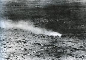Газовая атака французов (1916 г.).jpg